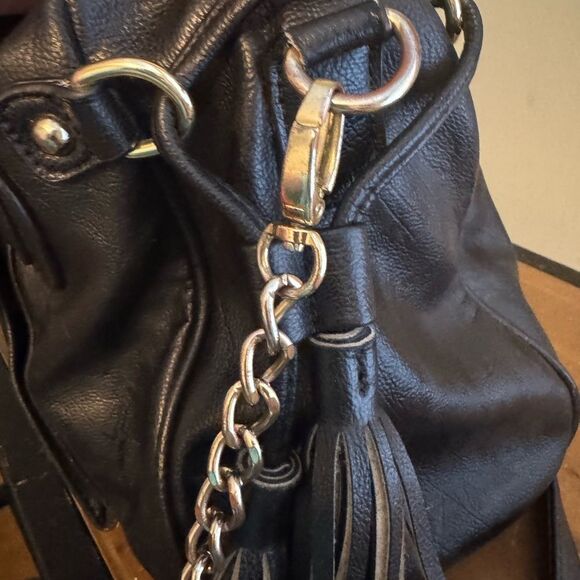 Steve Madden Elegant Black Leather Shoulder Bag - Picture 16 of 16